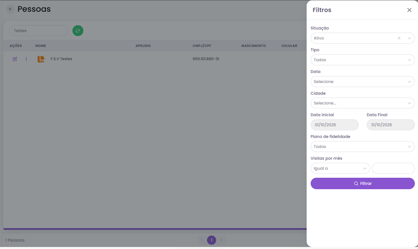 Filtros da lista de pessoas com os campos personalizados no final do painel